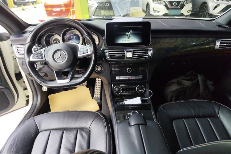 Used Mercedes-Benz CLS 2017 CLS 320 Elegant Edition Center Console