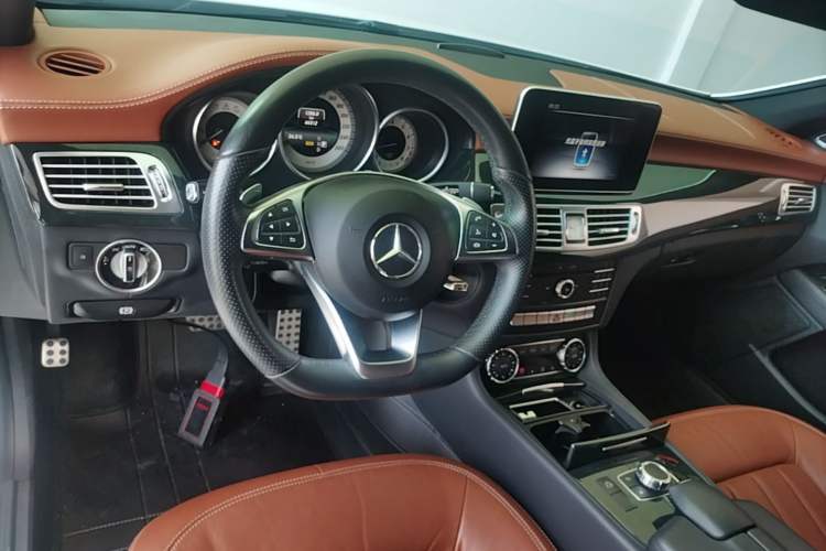 Used Mercedes-Benz CLS 2017 CLS 320 Elegant Edition Center Console