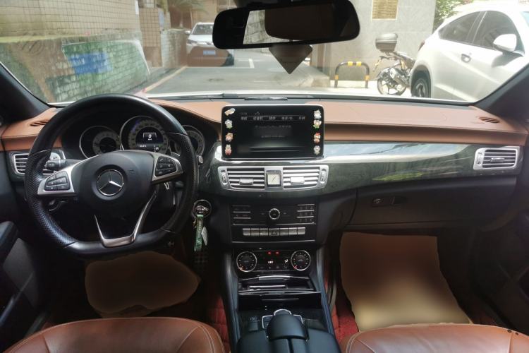 Used Mercedes-Benz CLS 2017 CLS 320 Elegant Edition Center Console
