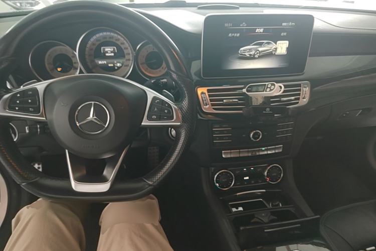 Used Mercedes-Benz CLS 2017 CLS 260 Elegant Edition Center Console