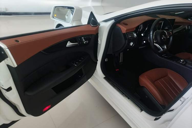 Used Mercedes-Benz CLS 2017 CLS 320 Elegant Edition Driver Seat