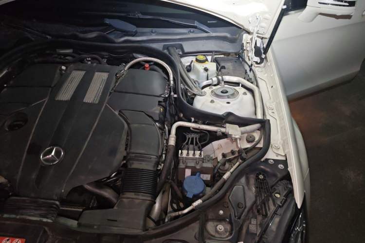 Used Mercedes-Benz CLS 2017 CLS 320 Elegant Edition Engine Bay Left