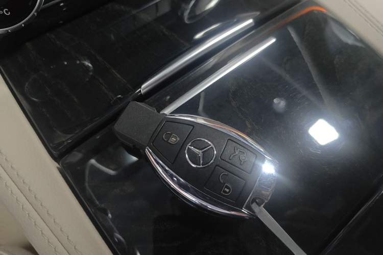 Used Mercedes-Benz CLS 2017 CLS 320 Elegant Edition Interior 1