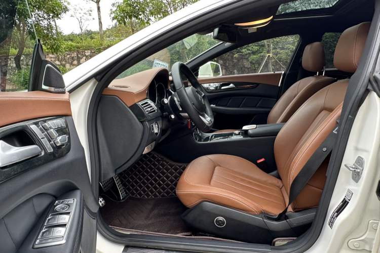Used Mercedes-Benz CLS 2017 CLS 260 Elegant Edition Interior 3