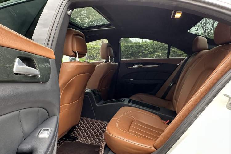 Used Mercedes-Benz CLS 2017 CLS 260 Elegant Edition Interior 4