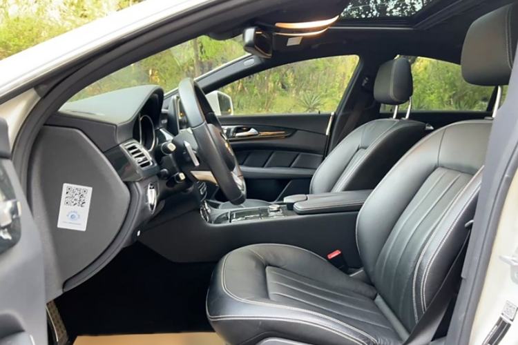 Used Mercedes-Benz CLS 2017 CLS 320 Elegant Edition Interior 5