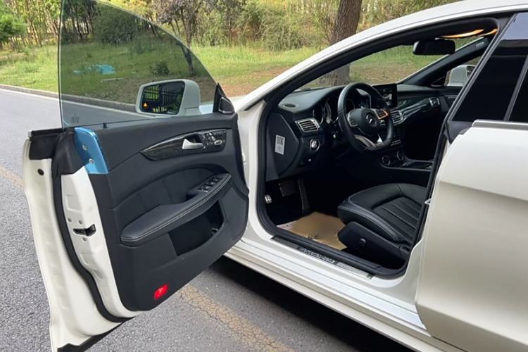 Used Mercedes-Benz CLS 2017 CLS 320 Elegant Edition Interior 7