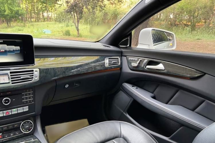 Used Mercedes-Benz CLS 2017 CLS 320 Elegant Edition Interior 9