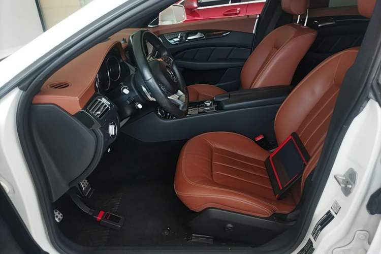 Used Mercedes-Benz CLS 2017 CLS 320 Elegant Edition Left Front Seat