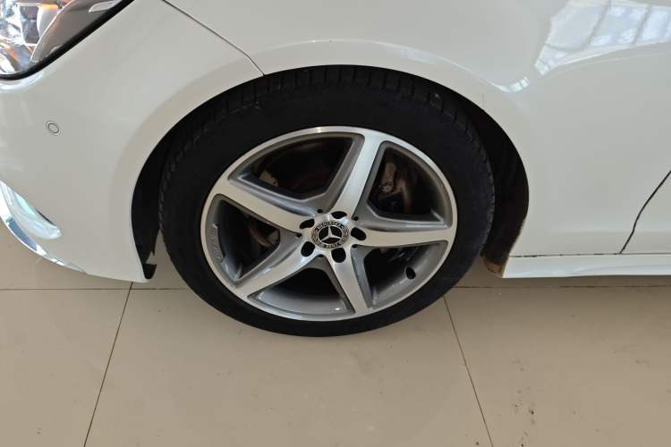 Used Mercedes-Benz CLS 2017 CLS 260 Elegant Edition Left Front Wheel Hub