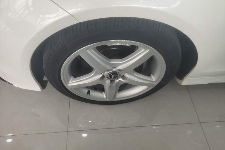 Used Mercedes-Benz CLS 2017 CLS 260 Elegant Edition Left Front Wheel Hub