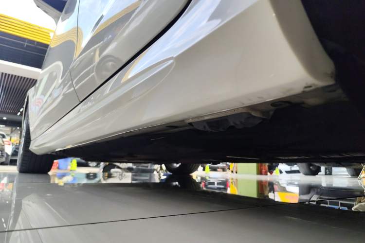 Used Mercedes-Benz CLS 2017 CLS 320 Elegant Edition Left Side Sill