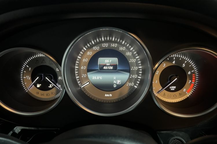 Used Mercedes-Benz CLS 2017 CLS 320 Elegant Edition Odometer Close Up
