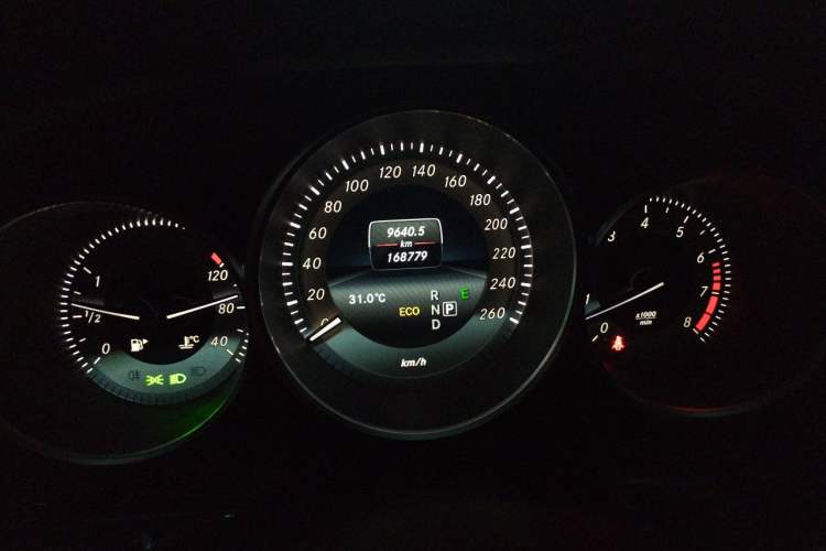 Used Mercedes-Benz CLS 2017 CLS 320 Elegant Edition Odometer Close Up