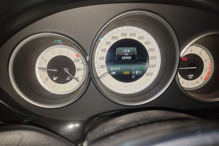 Used Mercedes-Benz CLS 2017 CLS 320 Elegant Edition Odometer Close Up