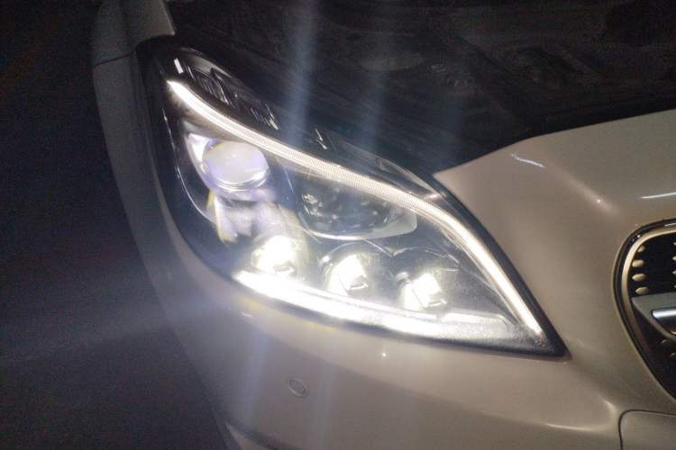 Used Mercedes-Benz CLS 2017 CLS 320 Elegant Edition Right Front Headlight