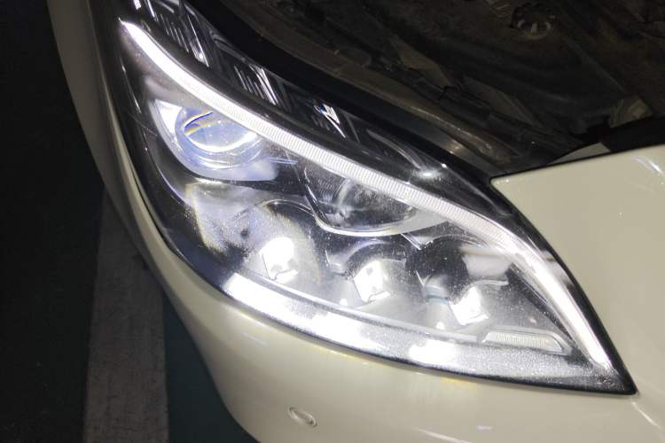Used Mercedes-Benz CLS 2017 CLS 320 Elegant Edition Right Front Headlight