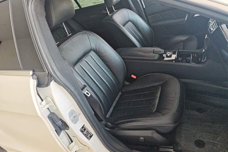 Used Mercedes-Benz CLS 2017 CLS 320 Elegant Edition Right Front Seat