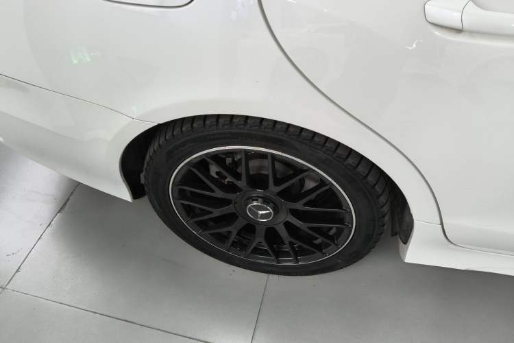 Used Mercedes-Benz CLS 2017 CLS 260 Elegant Edition Right Rear Wheel Hub