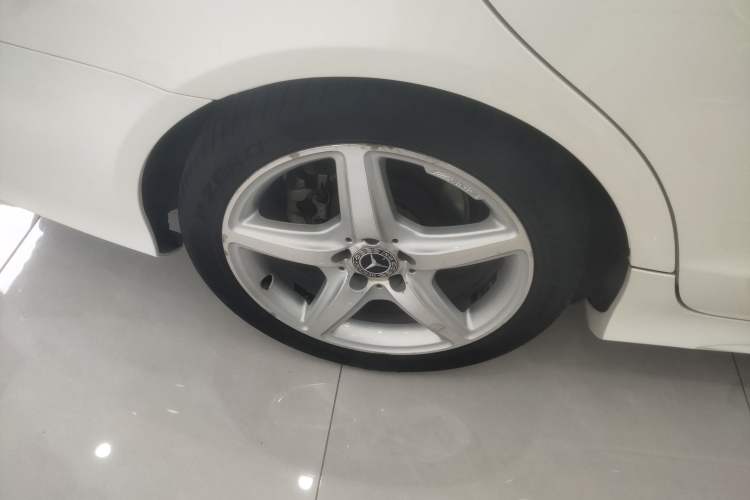 Used Mercedes-Benz CLS 2017 CLS 260 Elegant Edition Right Rear Wheel Hub