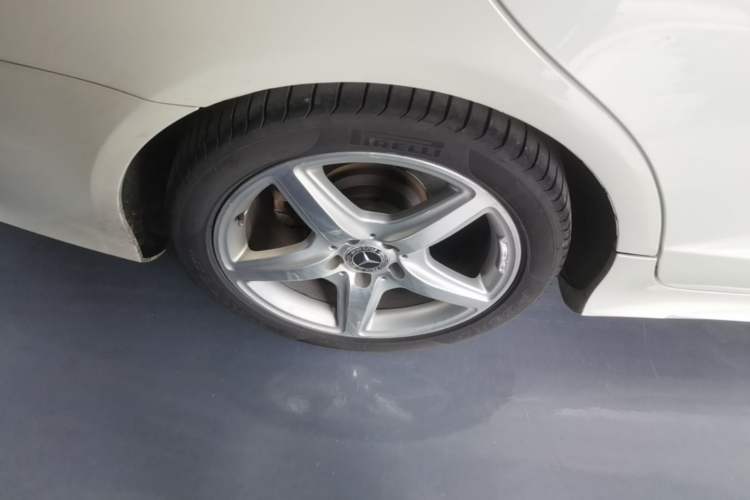 Used Mercedes-Benz CLS 2017 CLS 260 Elegant Edition Right Rear Wheel Hub