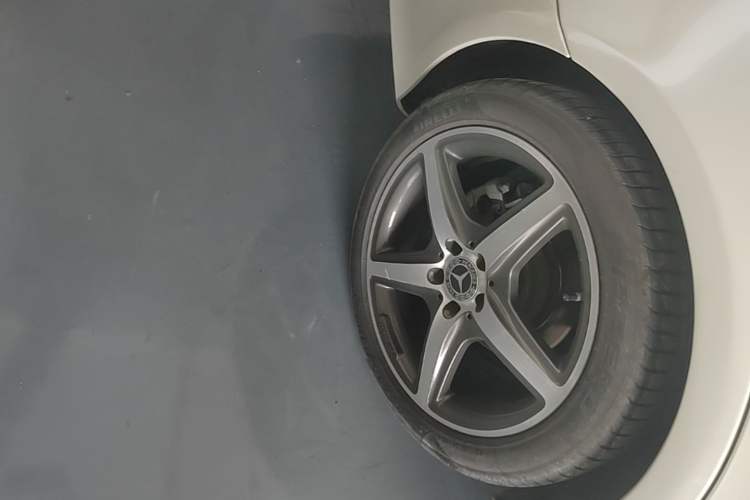 Used Mercedes-Benz CLS 2017 CLS 260 Elegant Edition Right Rear Wheel Hub