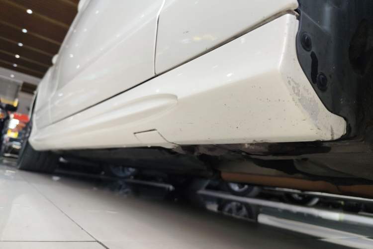 Used Mercedes-Benz CLS 2017 CLS 320 Elegant Edition Right Side Sill