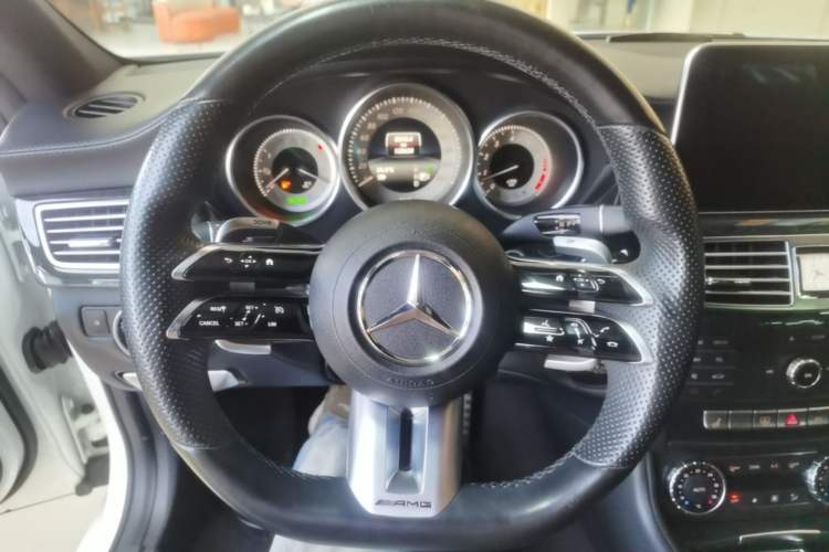 Used Mercedes-Benz CLS 2017 CLS 320 Elegant Edition Steering Wheel