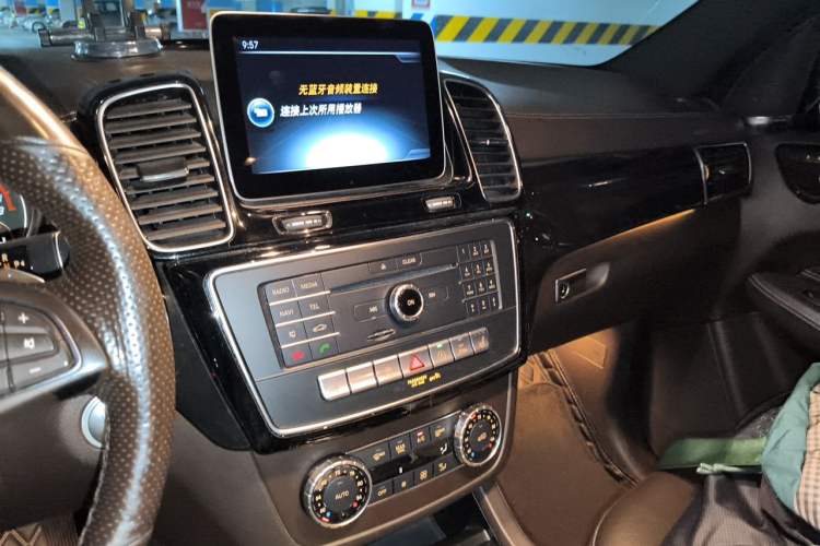 Used Mercedes-Benz CLS  Audio And AC Panel