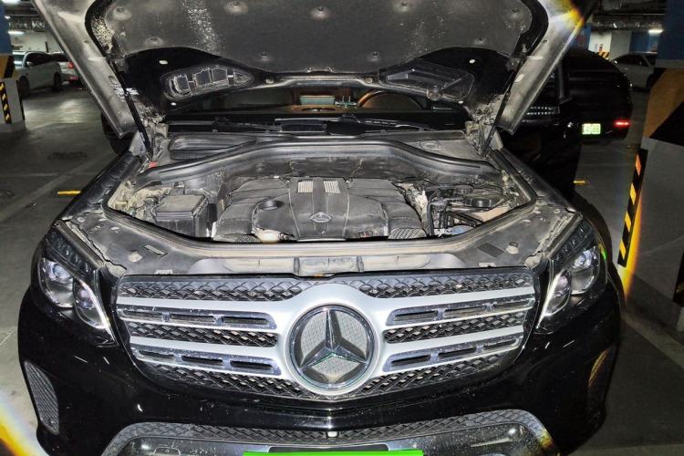 Used Mercedes-Benz CLS  Engine Bay