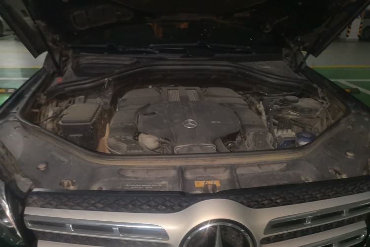 Used Mercedes-Benz CLS  Engine Bay
