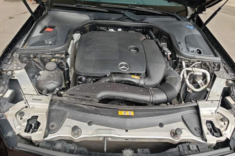 Used Mercedes-Benz CLS 2018 CLS 300 Dynamic Edition Engine Bay