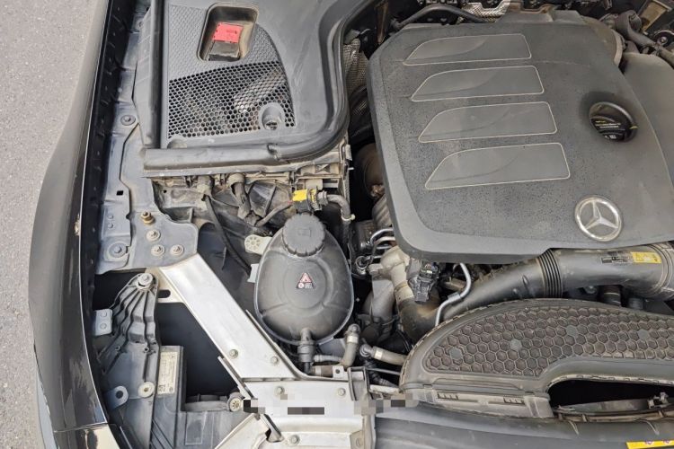 Used Mercedes-Benz CLS 2018 CLS 300 Luxury Model Engine Bay Right