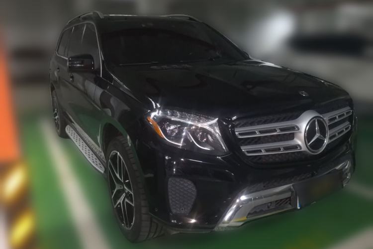 Used Mercedes-Benz CLS  Front Right 45 Deg