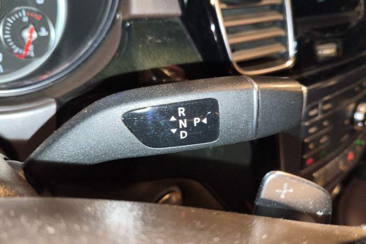 Used Mercedes-Benz CLS  Gear Lever