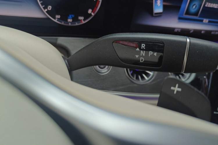 Used Mercedes-Benz CLS 2018 CLS 300 Dynamic Edition Gear Lever