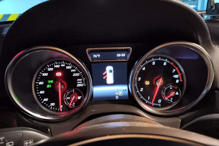 Used Mercedes-Benz CLS  Instrument Cluster