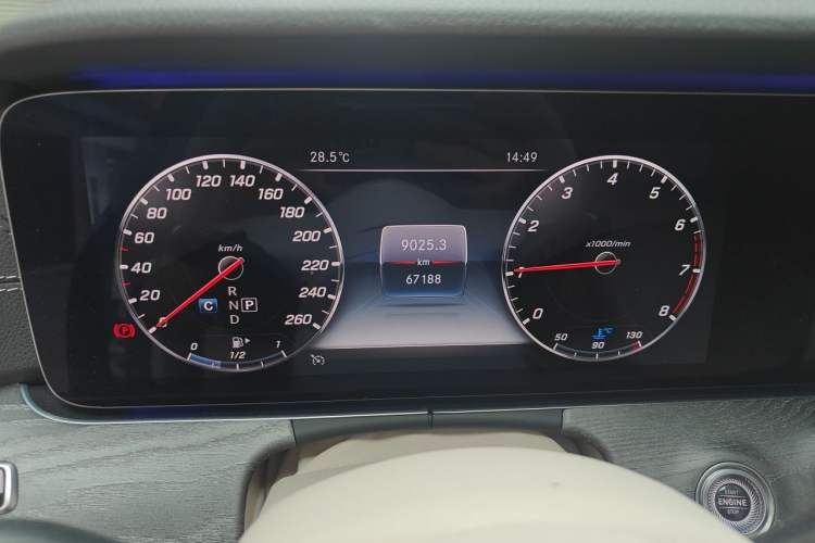 Used Mercedes-Benz CLS 2018 CLS 300 Dynamic Edition Odometer Close Up