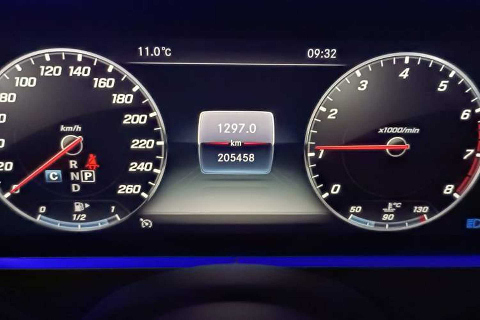 Used Mercedes-Benz CLS 2018 CLS 300 Dynamic Edition Odometer Close Up