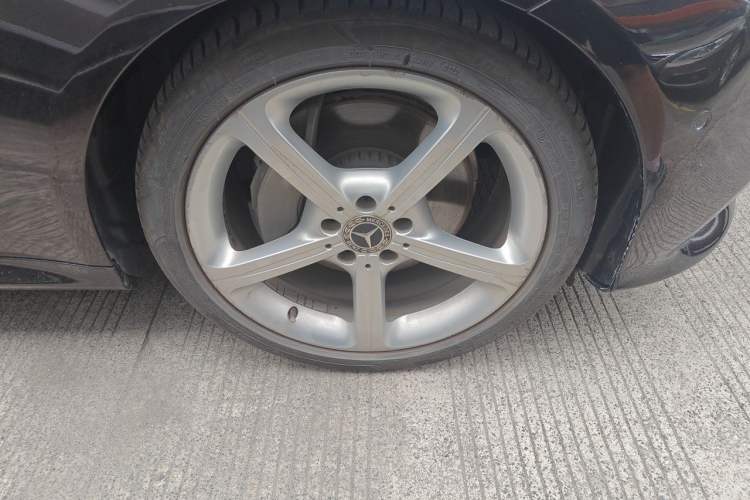 Used Mercedes-Benz CLS 2018 CLS 300 Dynamic Edition Right Front Wheel Hub