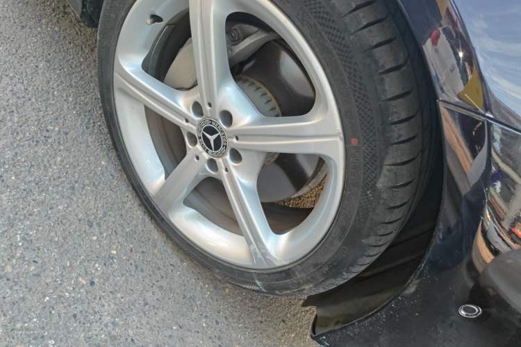 Used Mercedes-Benz CLS 2018 CLS 300 Dynamic Edition Right Front Wheel Hub