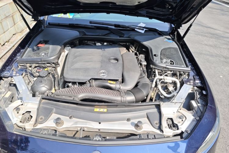 Used Mercedes-Benz CLS 2018 CLS 300 Dynamic Edition Engine Bay