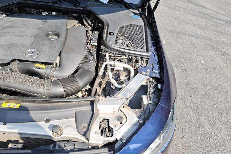 Used Mercedes-Benz CLS 2018 CLS 300 Dynamic Edition Engine Bay Left
