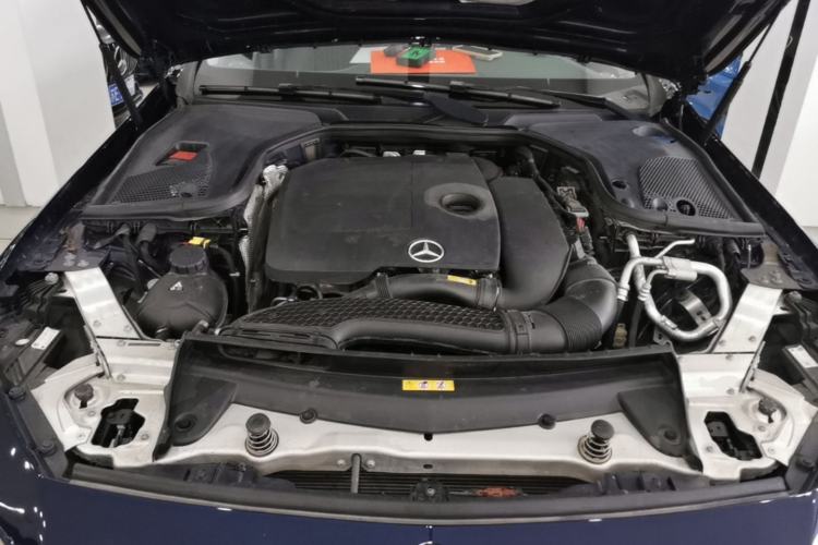 Used Mercedes-Benz CLS 2018 CLS 300 Luxury Model Engine Bay