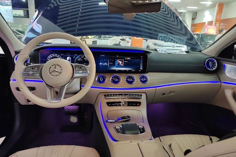 Used Mercedes-Benz CLS 2018 CLS 300 Luxury Model Interior 2
