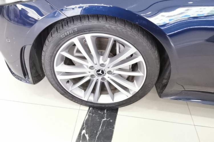 Used Mercedes-Benz CLS 2018 CLS 300 Luxury Model Left Front Wheel Hub
