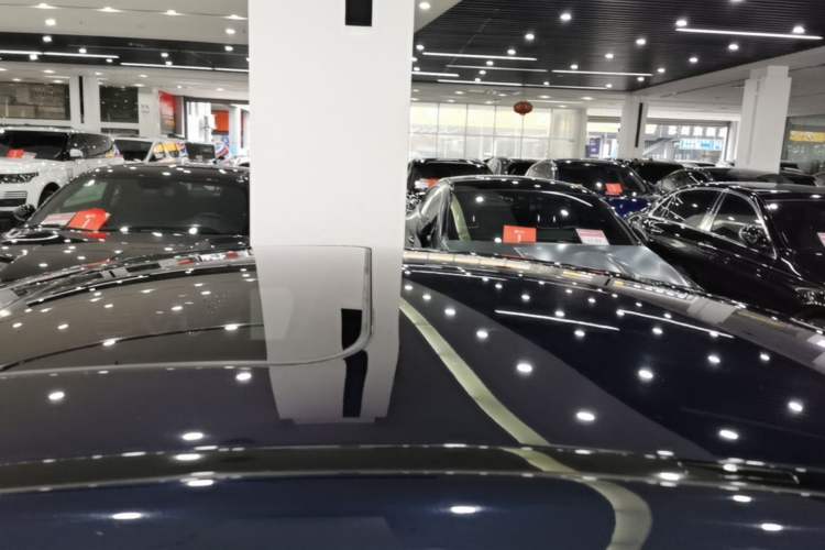 Used Mercedes-Benz CLS 2018 CLS 300 Luxury Model Roof