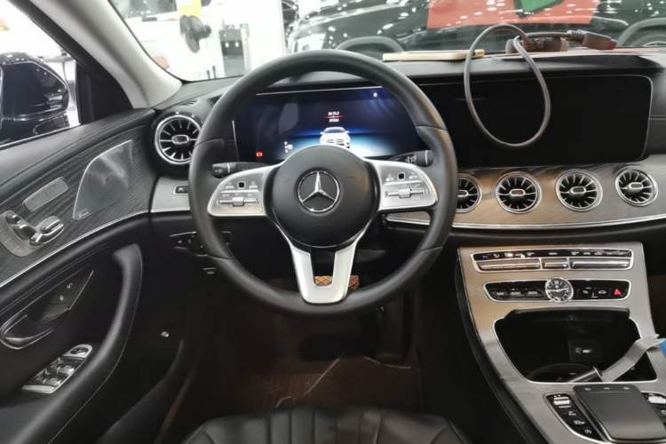 Used Mercedes-Benz CLS 2018 CLS 300 Luxury Model Steering Wheel