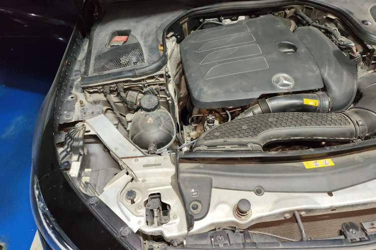 Used Mercedes-Benz CLS 2018 CLS 350 4MATIC Engine Bay Right
