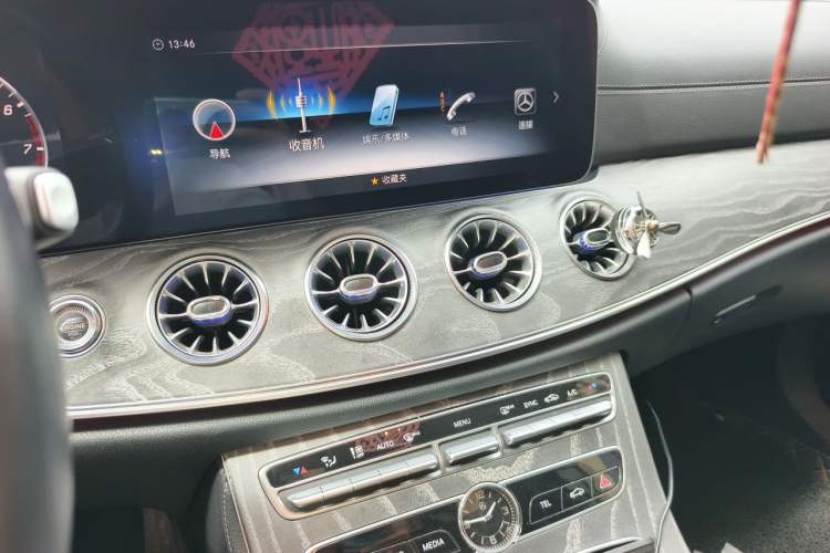 Used Mercedes-Benz CLS 2018 CLS 300 Dynamic Edition Audio And AC Panel